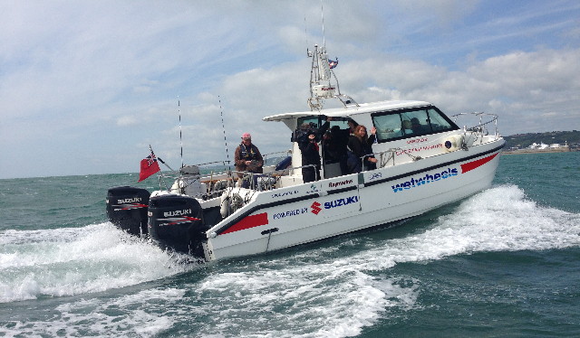 wet wheels press boat